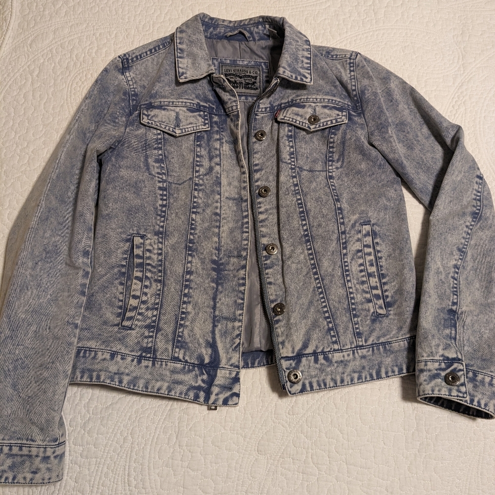 Levi's Jean Jacket with Zipper